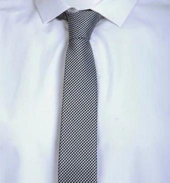 Menjual berbagai pilihan dasi import dengan pilihan corak dan warna