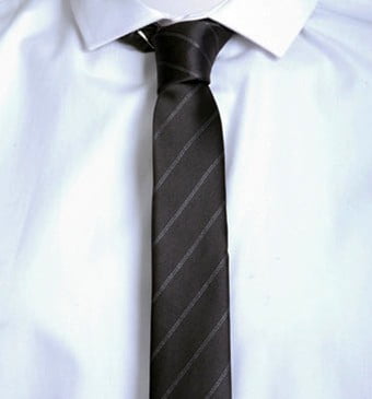 Harga dasi keren ini relatif murah, ketika dikenakan dengan pakaian formal, nilainya menjadi mahal